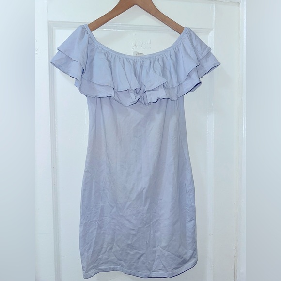 H&M Dresses & Skirts - H&M off the shoulder midi dress